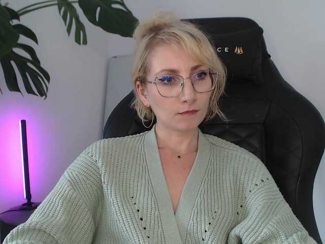 CinderellaMoon live cam on BongaCams