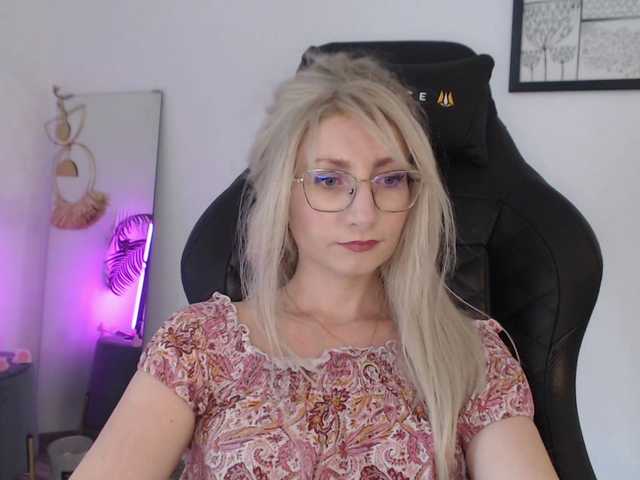 CinderellaMoon live cam on BongaCams