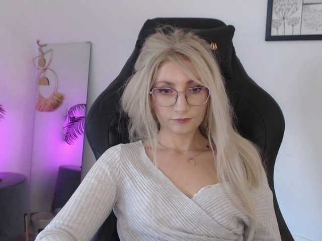 CinderellaMoon live cam on BongaCams