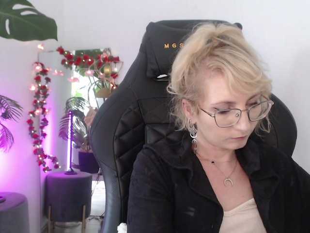 CinderellaMoon live cam on BongaCams
