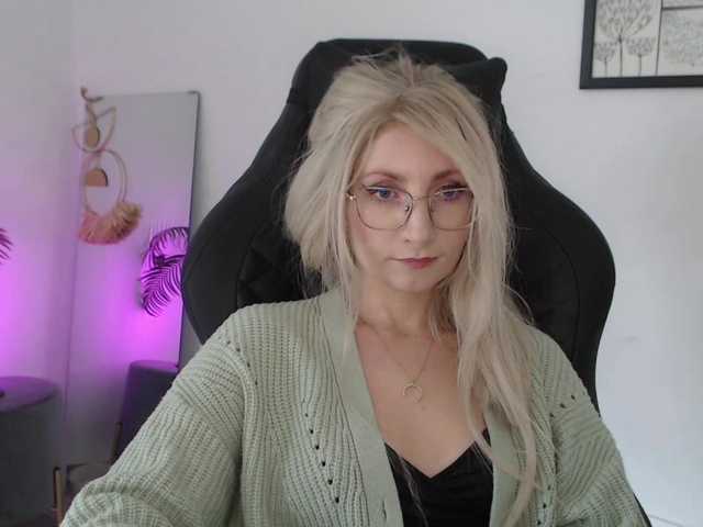 CinderellaMoon live cam on BongaCams