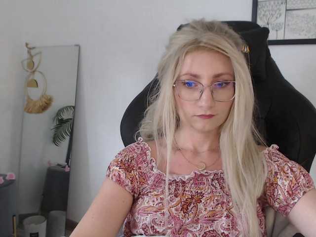 CinderellaMoon live cam on BongaCams