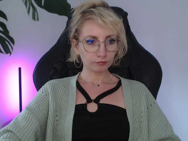 CinderellaMoon live cam on BongaCams
