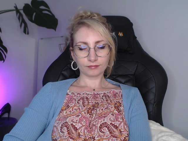 CinderellaMoon live cam on BongaCams
