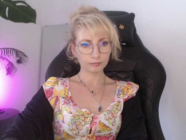 CinderellaMoon live cam on BongaCams