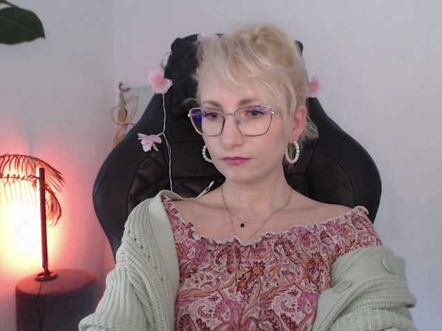 CinderellaMoon live cam on BongaCams