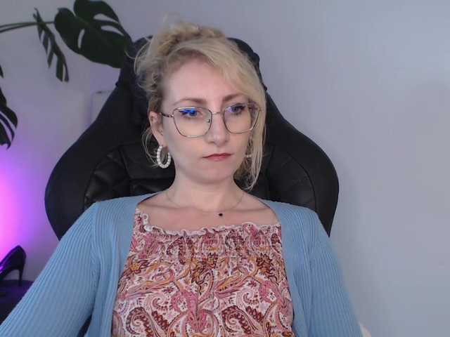 CinderellaMoon live cam on BongaCams