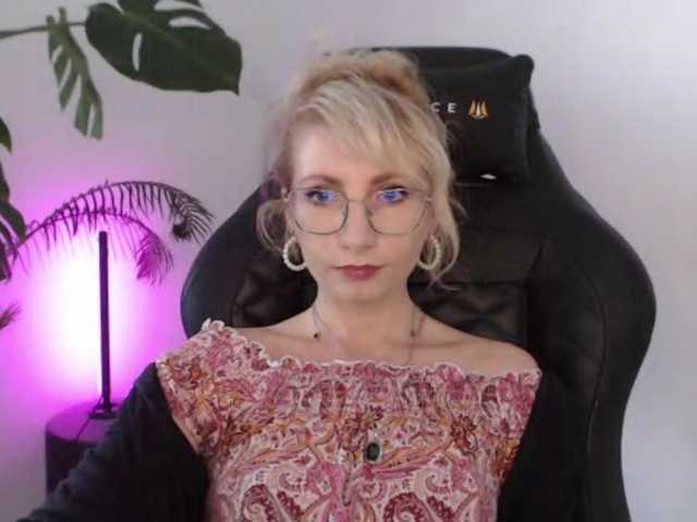 CinderellaMoon live cam on BongaCams