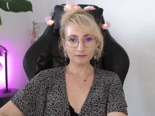 CinderellaMoon live webcam show