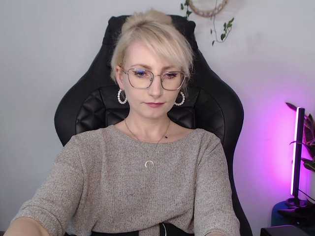 CinderellaMoon live cam on BongaCams