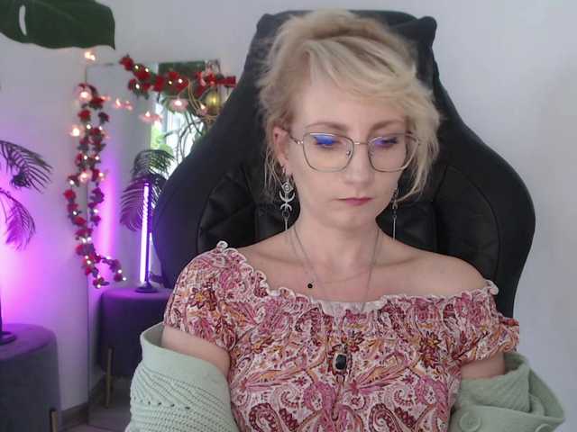 CinderellaMoon live cam on BongaCams