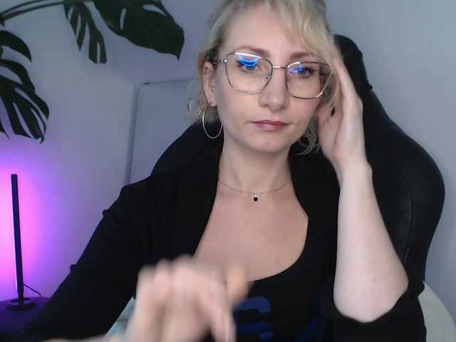 CinderellaMoon live cam on BongaCams