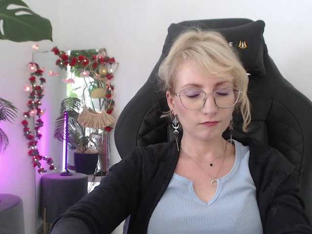 CinderellaMoon live cam on BongaCams