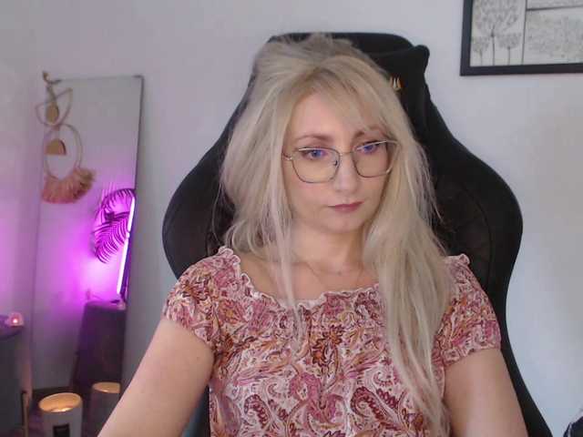 CinderellaMoon live cam on BongaCams