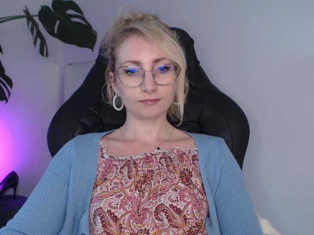 CinderellaMoon live cam on BongaCams
