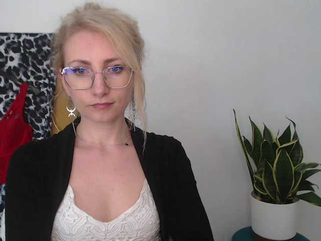 CinderellaMoon Live Cam on BongaCams