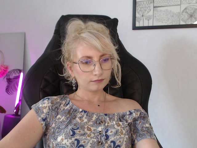 CinderellaMoon live cam on BongaCams