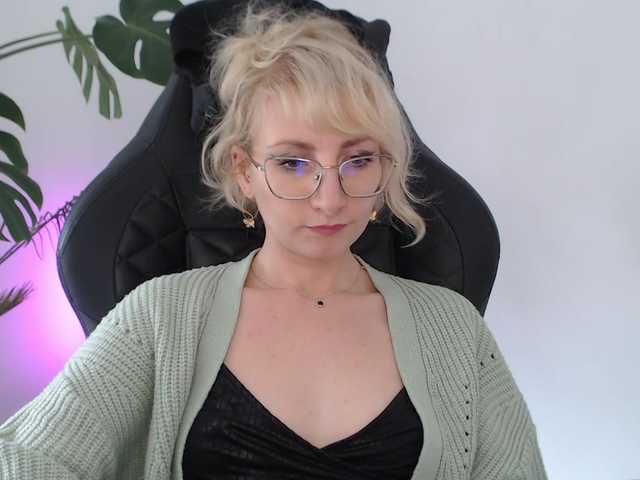CinderellaMoon live cam on BongaCams