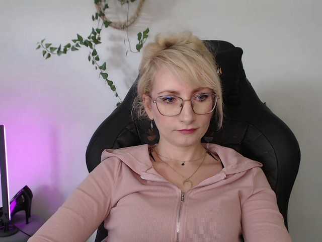 CinderellaMoon live cam on BongaCams