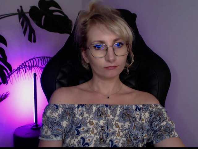 CinderellaMoon live cam on BongaCams