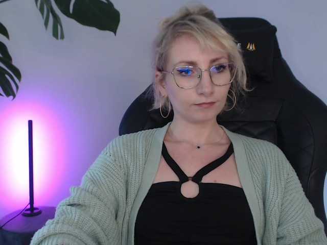 CinderellaMoon live cam on BongaCams