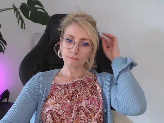 CinderellaMoon live cam on BongaCams