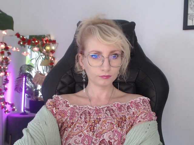 CinderellaMoon live cam on BongaCams