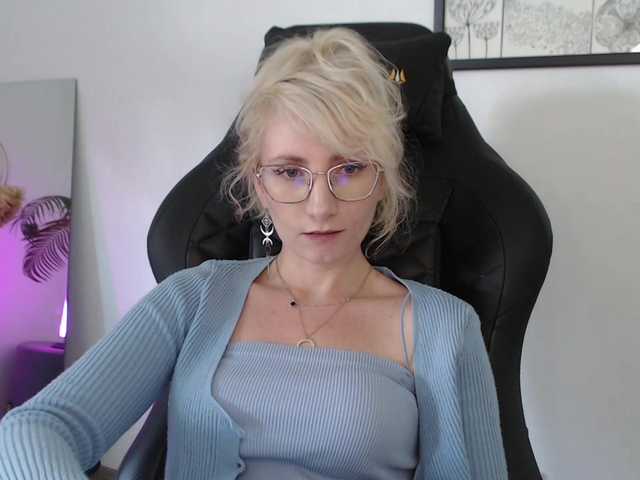 CinderellaMoon live cam on BongaCams