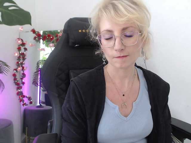 CinderellaMoon live cam on BongaCams