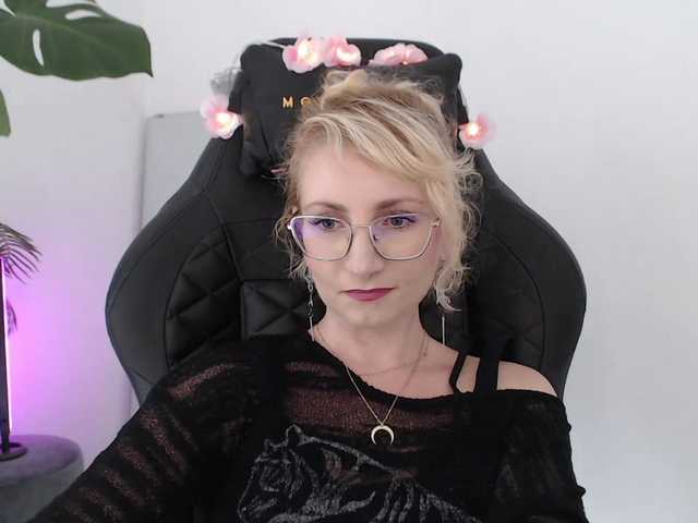 CinderellaMoon live webcam show