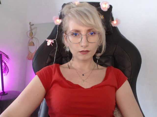 CinderellaMoon live cam on BongaCams