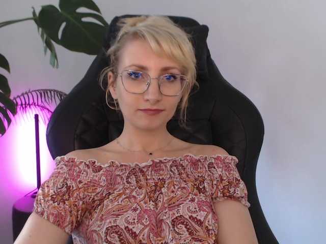 CinderellaMoon live cam on BongaCams