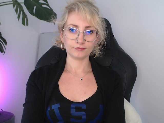 CinderellaMoon live cam on BongaCams