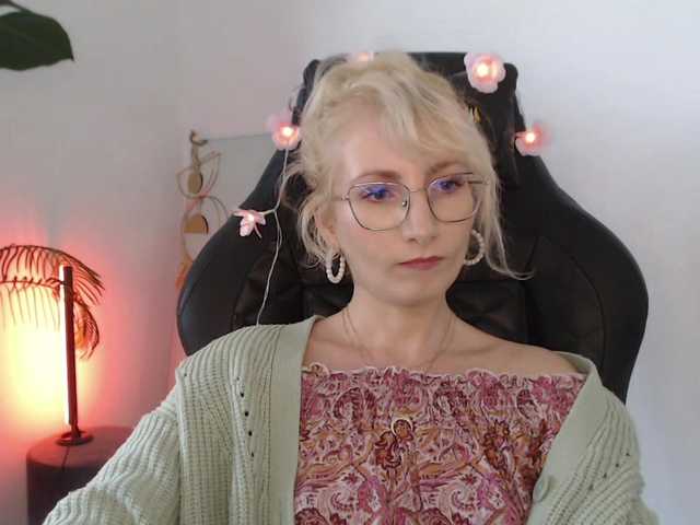 CinderellaMoon live cam on BongaCams