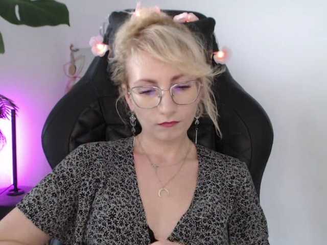 CinderellaMoon live webcam show