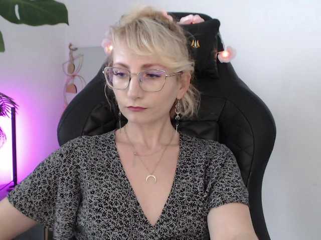 CinderellaMoon live webcam show