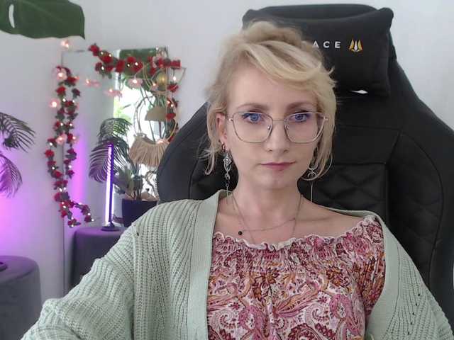 CinderellaMoon live cam on BongaCams