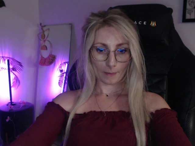 CinderellaMoon live cam on BongaCams