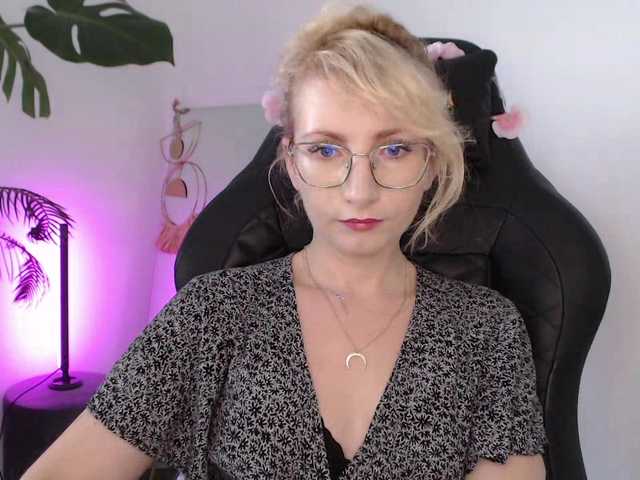 CinderellaMoon live webcam show