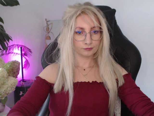 CinderellaMoon live cam on BongaCams