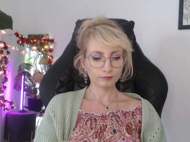 CinderellaMoon live cam on BongaCams