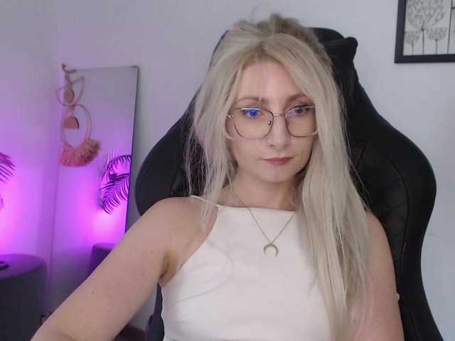 CinderellaMoon live cam on BongaCams