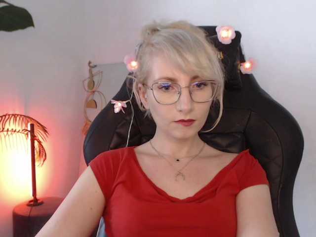 CinderellaMoon live cam on BongaCams