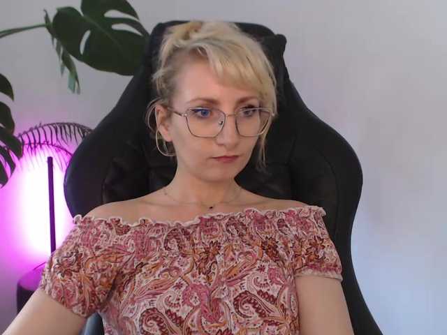CinderellaMoon live cam on BongaCams