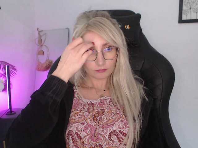 CinderellaMoon live cam on BongaCams