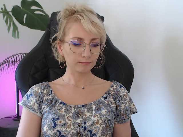 CinderellaMoon live cam on BongaCams