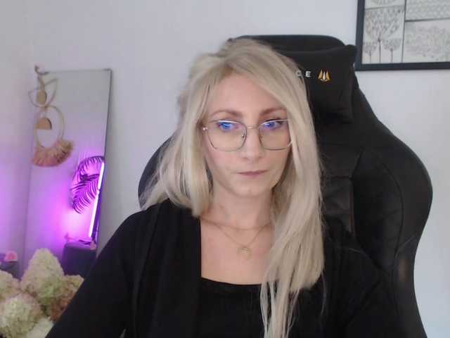 CinderellaMoon live cam on BongaCams