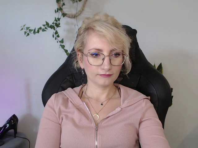 CinderellaMoon live cam on BongaCams