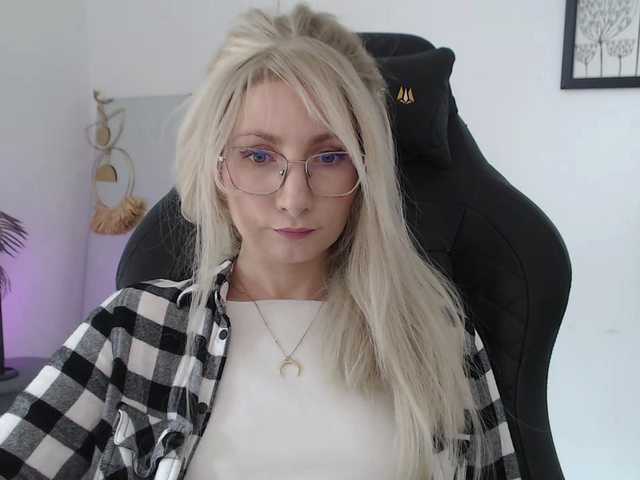 CinderellaMoon live cam on BongaCams