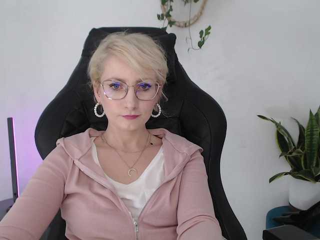 CinderellaMoon live cam preview
